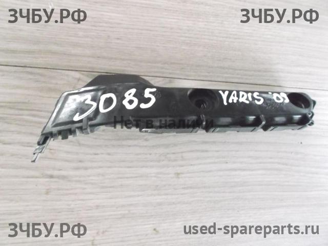 Toyota Yaris 2 Направляющая переднего бампера