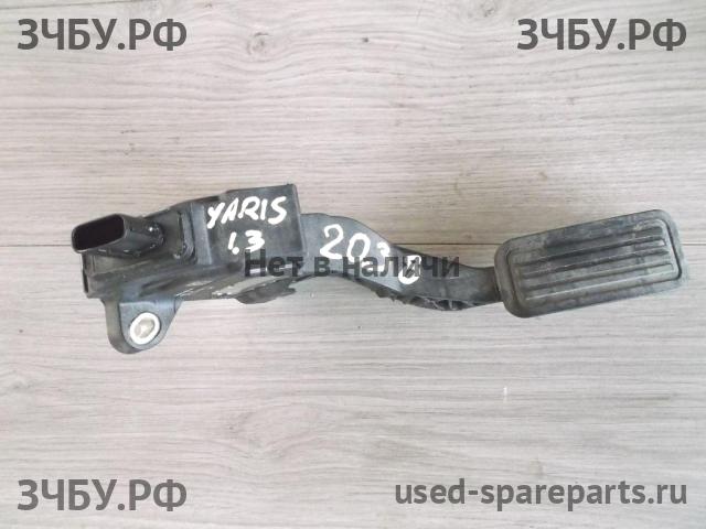 Toyota Yaris 2 Педаль газа