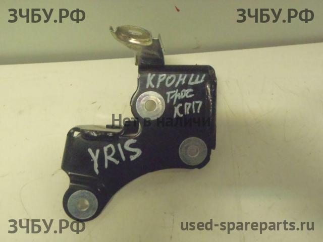 Toyota Yaris 2 Кронштейн