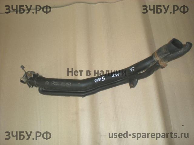 Volvo S40 (1) Горловина топливного бака