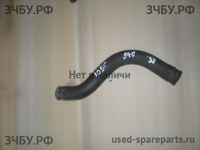 Volvo S40 (1) Патрубок радиатора