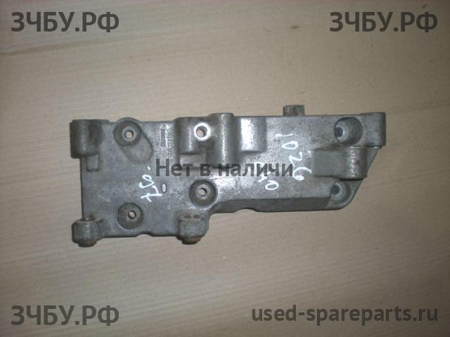 Volvo S40 (1) Кронштейн