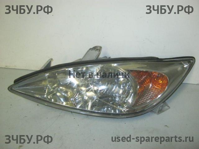 Toyota Camry 5 (V30) Фара левая
