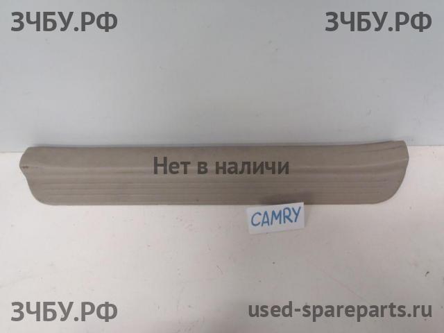 Toyota Camry 5 (V30) Накладка на порог передний левый