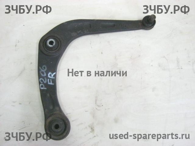 Peugeot 206 Рычаг передний правый