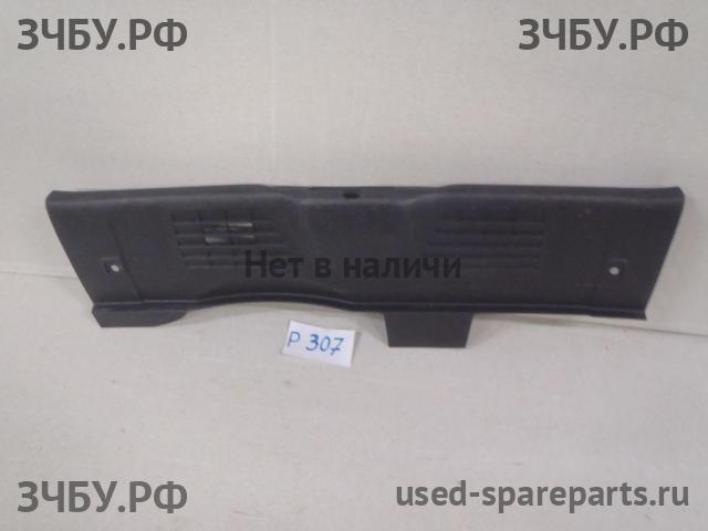 Peugeot 307 Обшивка багажника задней панели