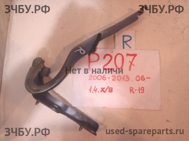 Peugeot 207 Петля капота