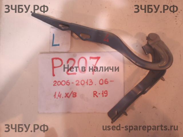 Peugeot 207 Петля капота