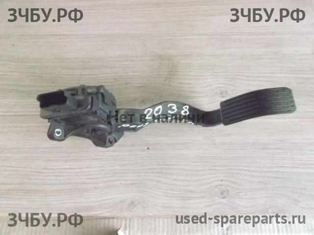 Peugeot 207 Педаль газа