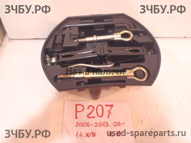 Peugeot 207 Домкрат