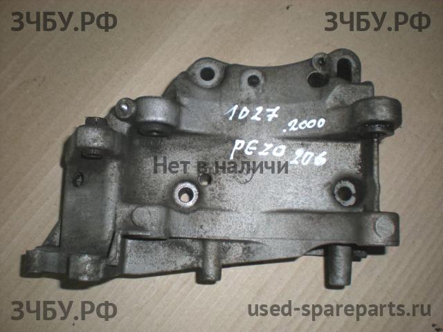 Peugeot 206 Кронштейн генератора