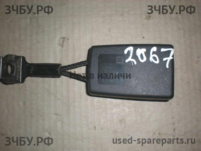 Opel Astra H Ответная часть ремня безопасности