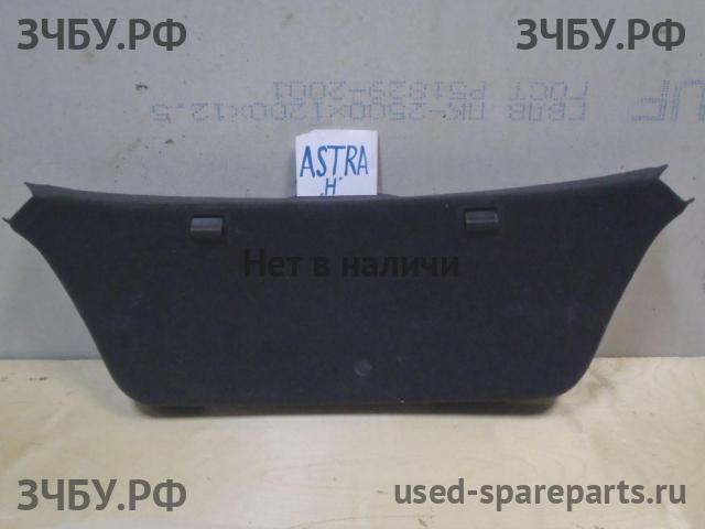 Opel Astra H Обшивка двери багажника