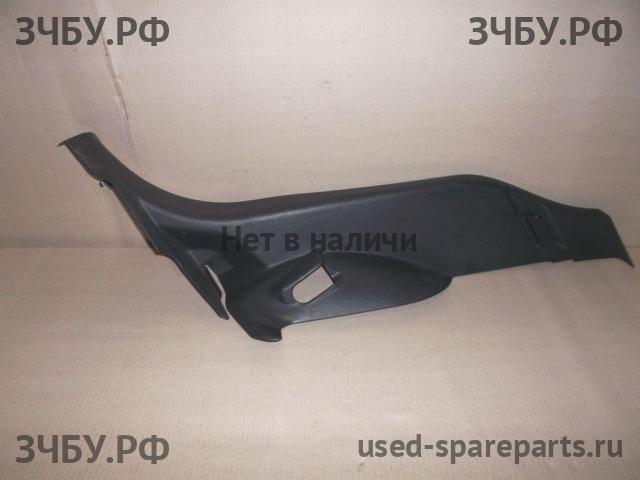 Opel Astra H Накладка на порог задний правый