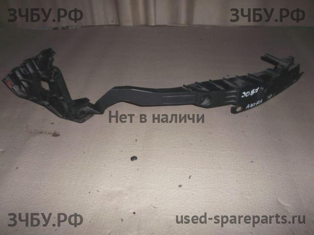 Opel Astra J Направляющая переднего бампера