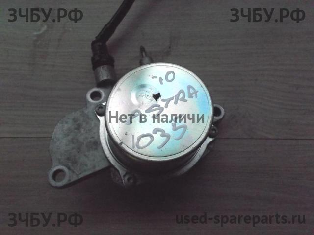 Opel Astra J Насос вакуумный