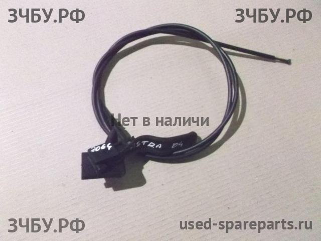 Opel Astra H Ручка открывания капота
