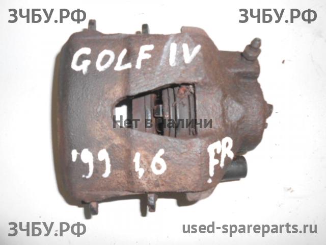 Volkswagen Golf 4 Суппорт передний правый (в сборе со скобой)