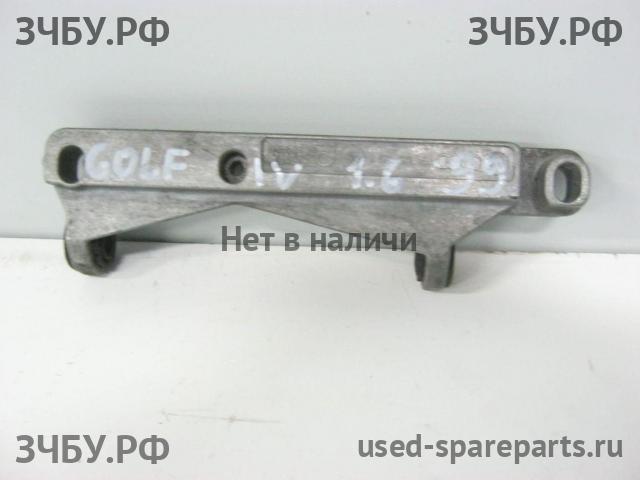 Volkswagen Golf 4 Кронштейн генератора