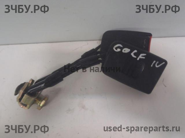 Volkswagen Golf 4 Ответная часть ремня безопасности