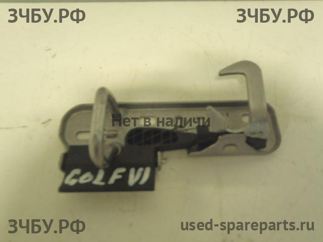 Volkswagen Golf 6 Ответная часть замка капота