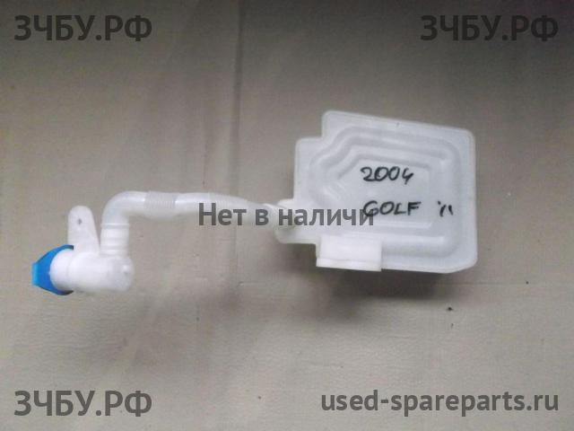 Volkswagen Golf 6 Бачок омывателя лобового стекла