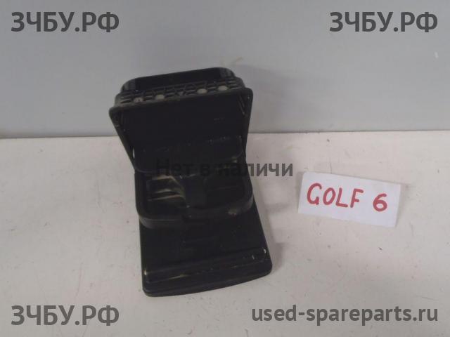 Volkswagen Golf 6 Подстаканник