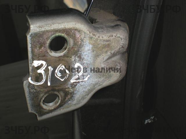 Suzuki Swift 2 Петля двери передней правой