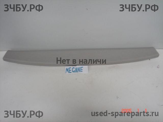 Renault Megane 3 Обшивка багажника задней панели