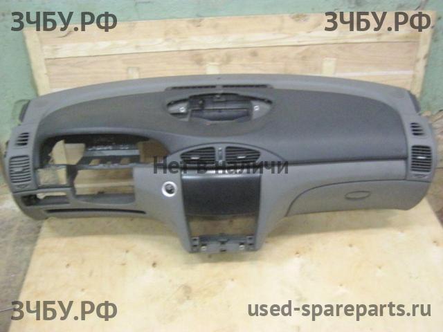 Renault Laguna 2 Торпедо