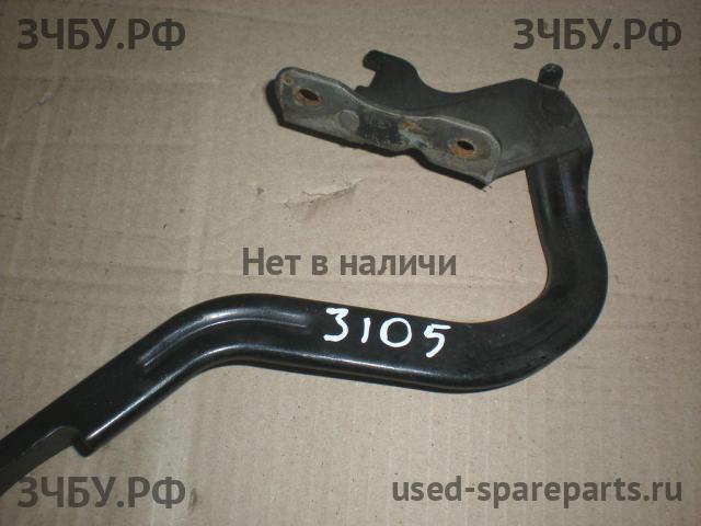 Suzuki Swift 2 Петля капота