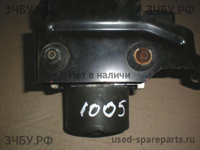 Suzuki Swift 2 Блок ABS (насос)