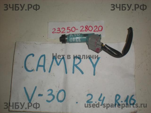 Toyota Camry 5 (V30) Форсунка инжекторная электрическая