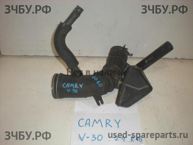 Toyota Camry 5 (V30) Патрубок воздушного фильтра