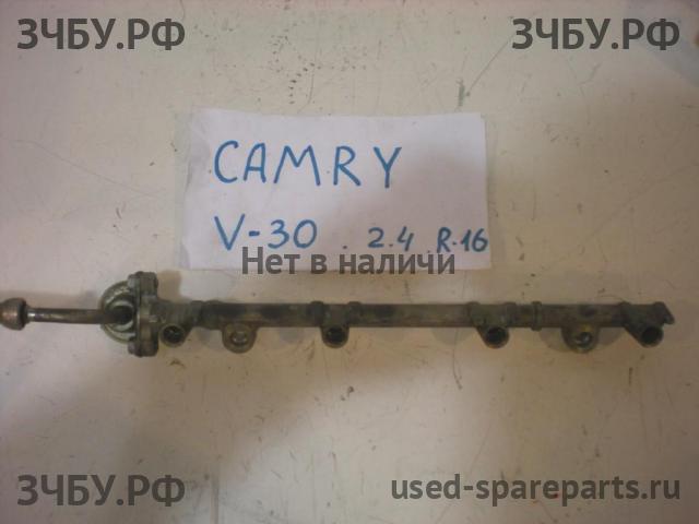 Toyota Camry 5 (V30) Рейка топливная (рампа)