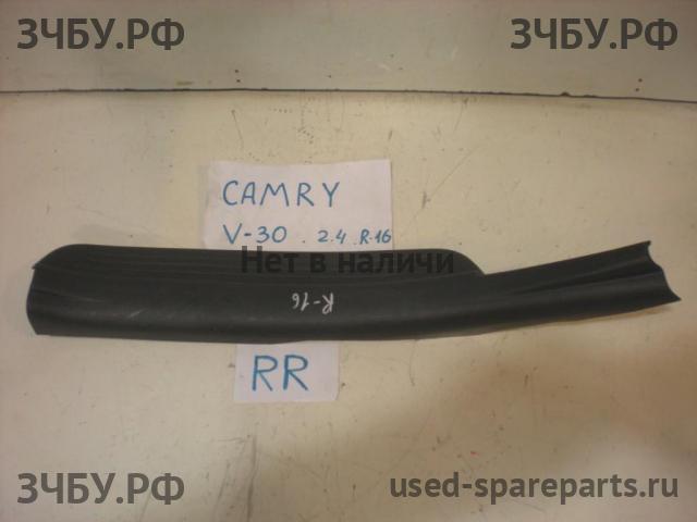 Toyota Camry 5 (V30) Накладка на порог задний правый