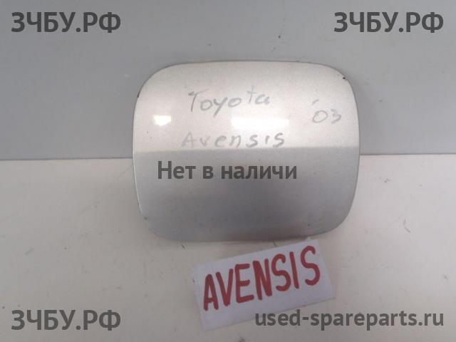 Toyota Avensis 2 Лючок бензобака