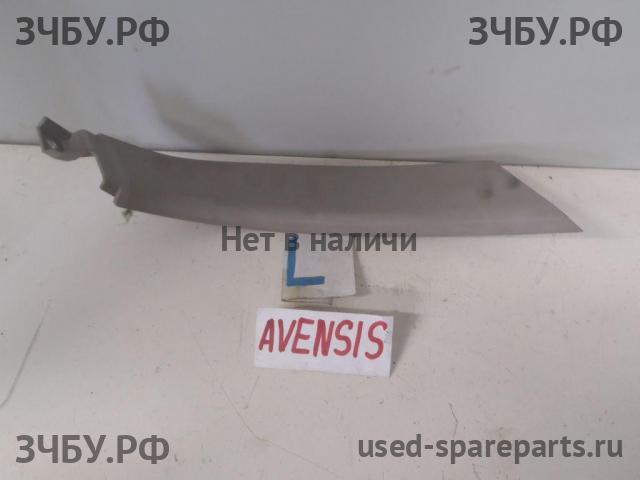 Toyota Avensis 2 Обшивка двери багажника