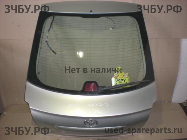 Toyota Avensis 2 Дверь багажника со стеклом