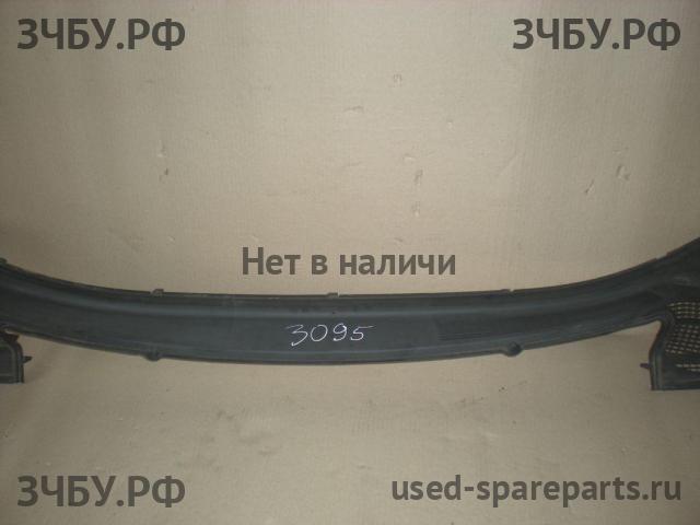 Opel Zafira A Панель передняя (телевизор)