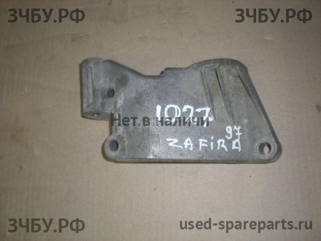 Opel Zafira A Кронштейн генератора