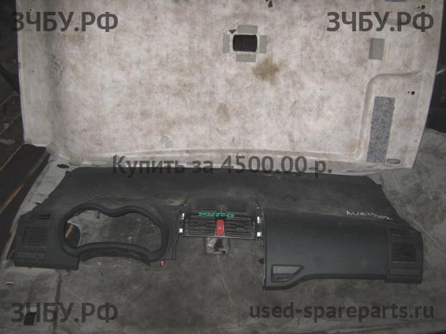 Toyota Auris 1 (E150) Торпедо