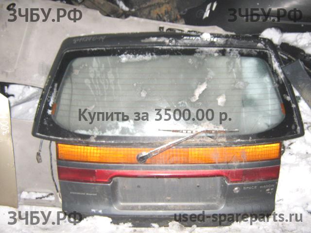 Mitsubishi Space Wagon 1 Дверь багажника со стеклом