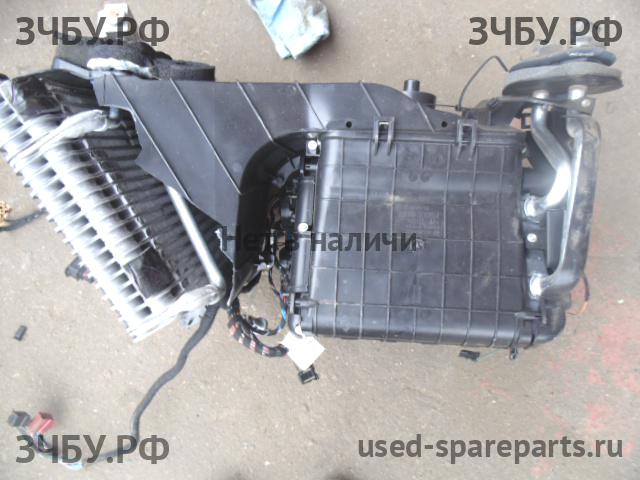 Audi Q7 [4L] Корпус отопителя (корпус печки)