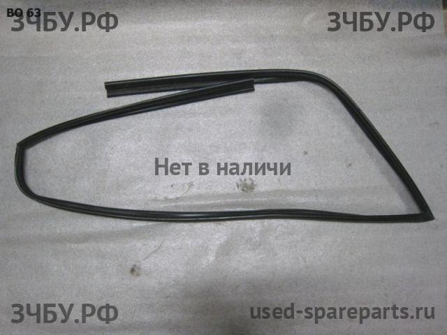 Honda Civic 8 (4D) Направляющая стекла в двери