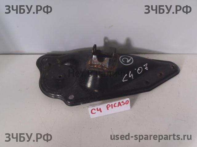 Citroen C4 Picasso (1) Кронштейн