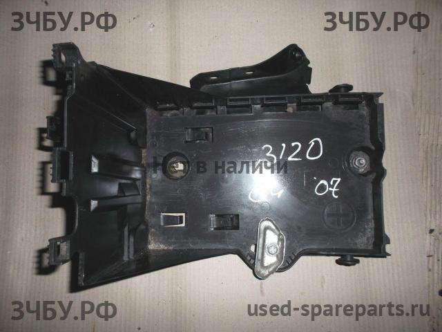 Citroen C4 Picasso (1) Корпус аккумулятора