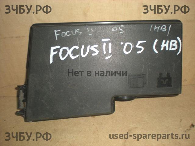 Ford Focus 2 Крышка блока предохранителей