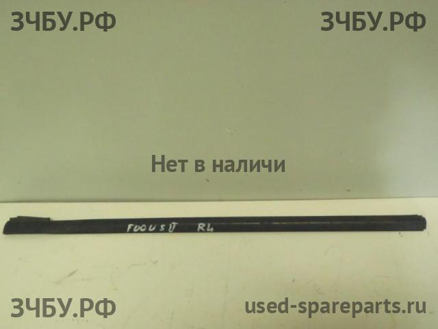 Ford Focus 2 Накладка стекла