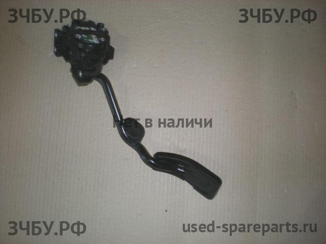 Audi A4 [B6] Педаль газа